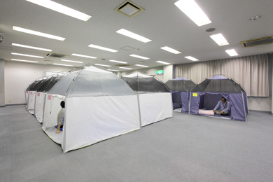 避難所テント